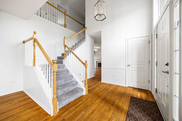 9 Lilac Court, Bolingbrook, IL 60490