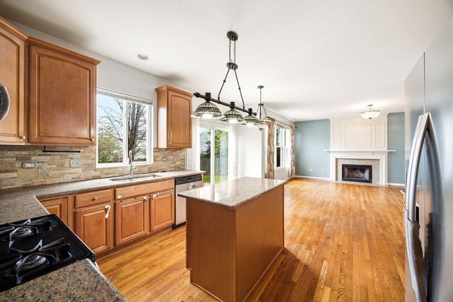 9 Lilac Court, Bolingbrook, IL 60490