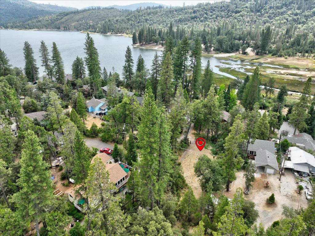 Image 8 of property listing at 53295 Road 432, Bass Lake, CA 93604