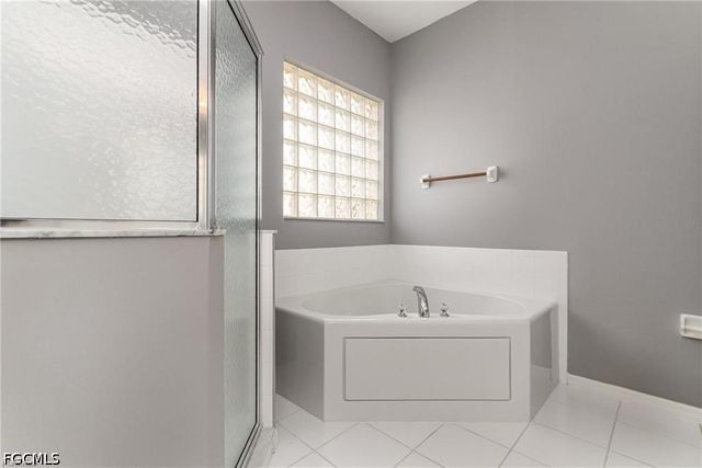 2684 Sunset Lake DR, Cape Coral, FL 33909