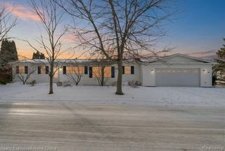 3211 Keewahdin Road, Fort Gratiot, MI 48059
