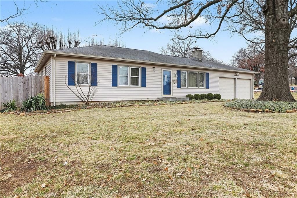 10244 Reeds Drive, Overland Park, KS 66207