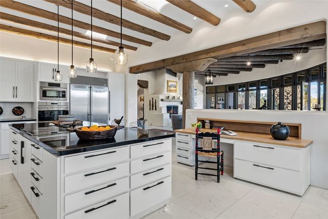 19 Falling Star Circle, Santa Fe, NM 87506