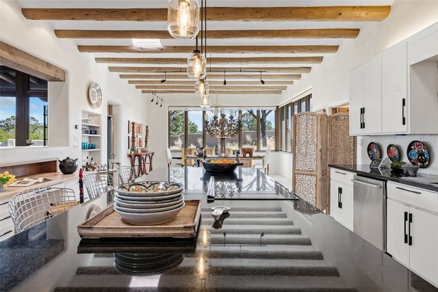 19 Falling Star Circle, Santa Fe, NM 87506