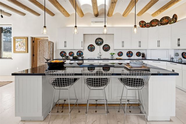 19 Falling Star Circle, Santa Fe, NM 87506