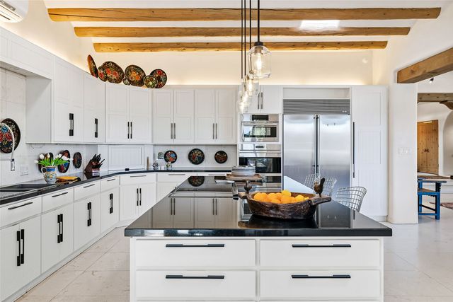 19 Falling Star Circle, Santa Fe, NM 87506