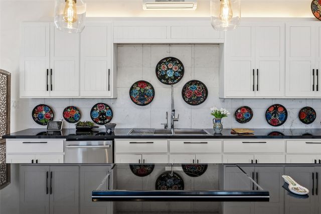 19 Falling Star Circle, Santa Fe, NM 87506