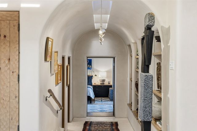 19 Falling Star Circle, Santa Fe, NM 87506