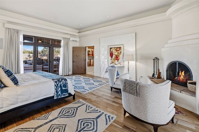 19 Falling Star Circle, Santa Fe, NM 87506