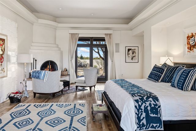 19 Falling Star Circle, Santa Fe, NM 87506