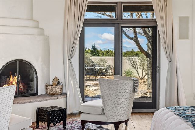 19 Falling Star Circle, Santa Fe, NM 87506