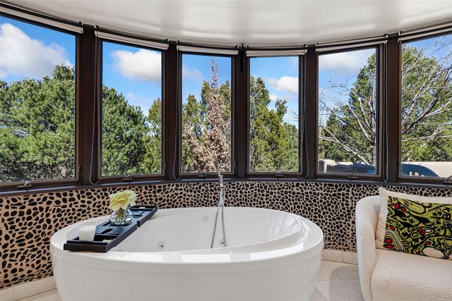 19 Falling Star Circle, Santa Fe, NM 87506