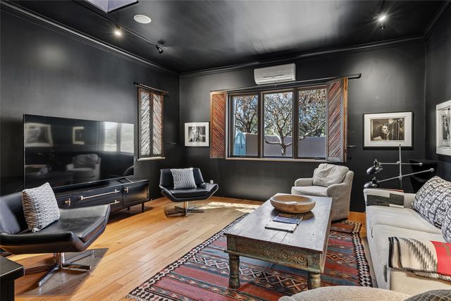 19 Falling Star Circle, Santa Fe, NM 87506