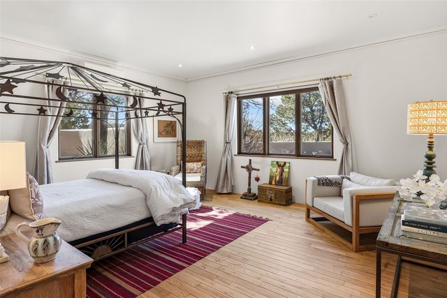 19 Falling Star Circle, Santa Fe, NM 87506