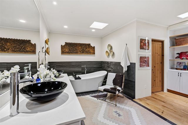 19 Falling Star Circle, Santa Fe, NM 87506