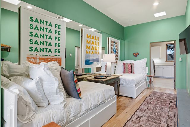 19 Falling Star Circle, Santa Fe, NM 87506