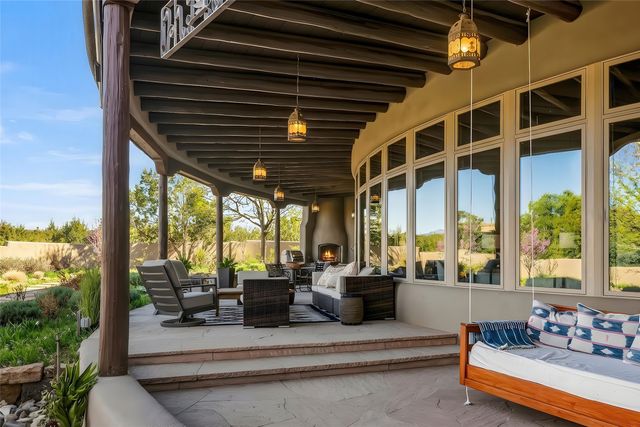 19 Falling Star Circle, Santa Fe, NM 87506