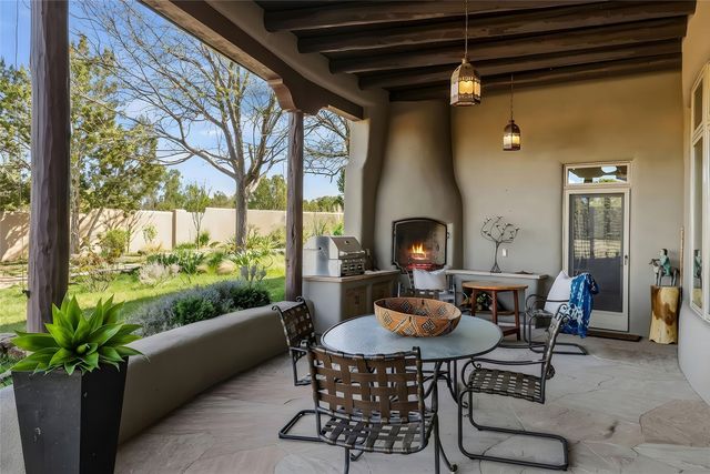 19 Falling Star Circle, Santa Fe, NM 87506