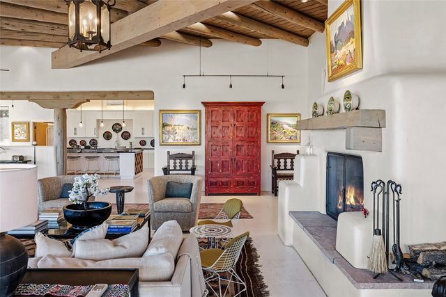 19 Falling Star Circle, Santa Fe, NM 87506