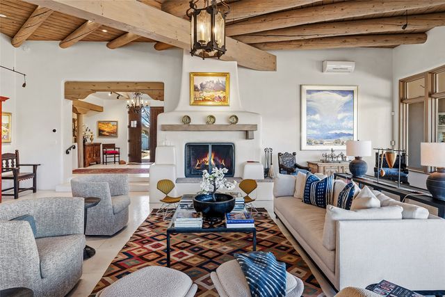 19 Falling Star Circle, Santa Fe, NM 87506