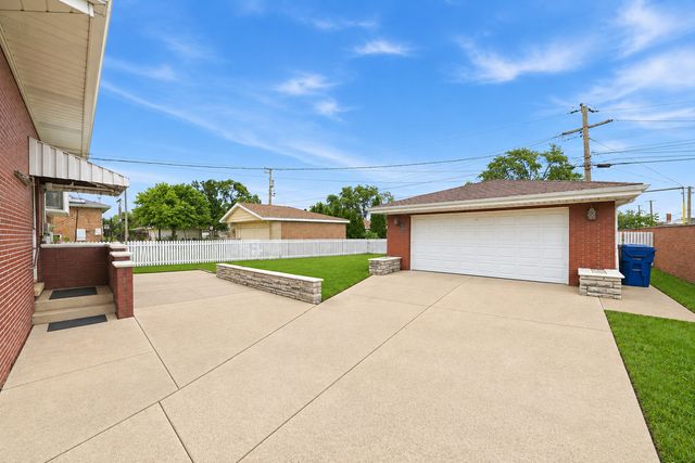 9429 Major Avenue, Oak Lawn, IL 60453
