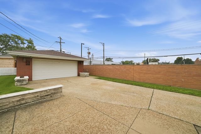 9429 Major Avenue, Oak Lawn, IL 60453