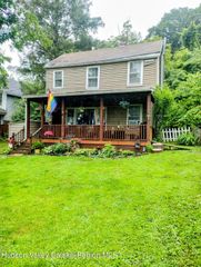 4 Tanners Lane, Hudson, NY 12534