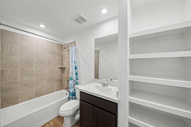 12330 Lariat Run Drive, Houston, TX 77014