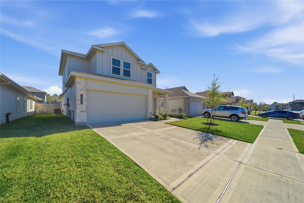 12330 Lariat Run Drive, Houston, TX 77014