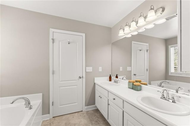 584 Jefferson Walk Circle, Jefferson, GA 30549