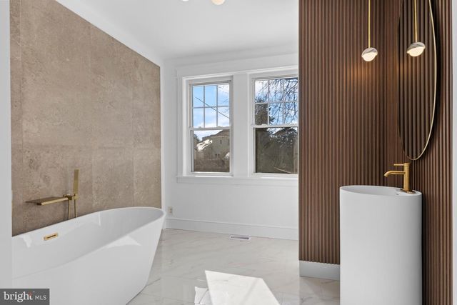 10 NANCY RD, Wilmington, DE 19809