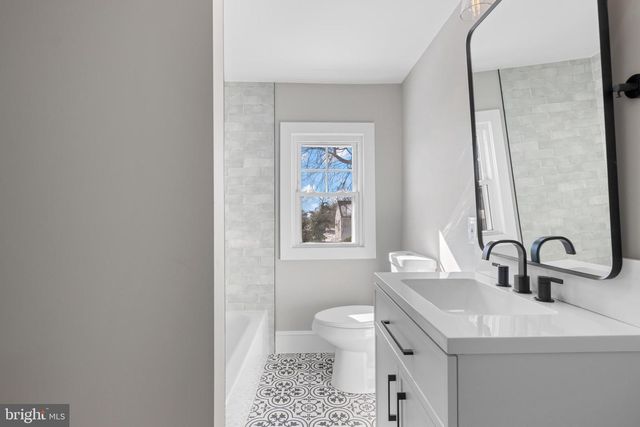 10 NANCY RD, Wilmington, DE 19809