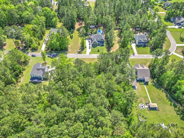 2033 Tacoma Circle, Ridgeville, SC 29472