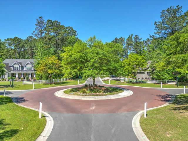 2033 Tacoma Circle, Ridgeville, SC 29472