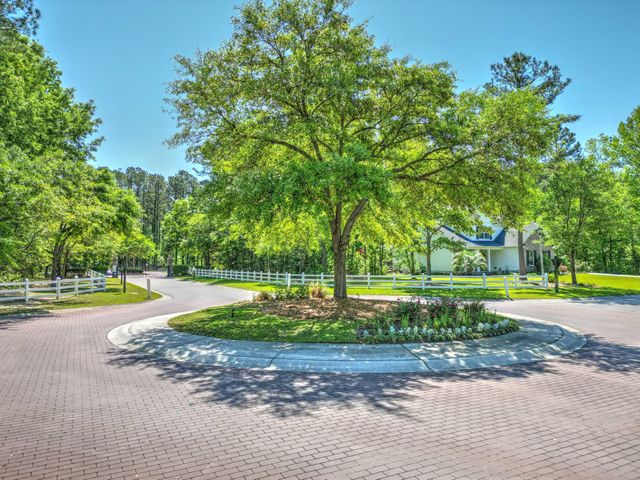 2033 Tacoma Circle, Ridgeville, SC 29472