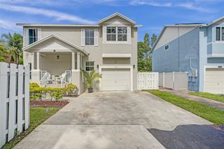 470 NW 102nd Ter, Pembroke Pines, FL 33026
