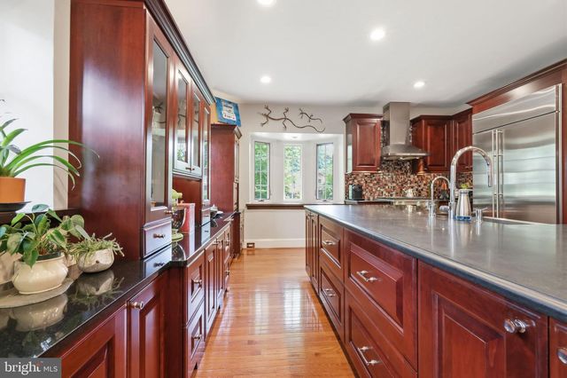 509 E ROUMFORT RD, Philadelphia, PA 19119