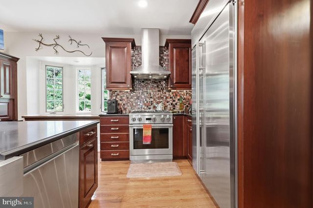 509 E ROUMFORT RD, Philadelphia, PA 19119