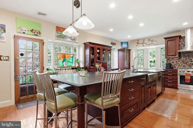 509 E ROUMFORT RD, Philadelphia, PA 19119