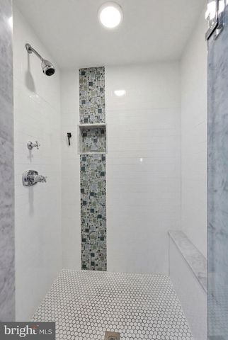 509 E ROUMFORT RD, Philadelphia, PA 19119