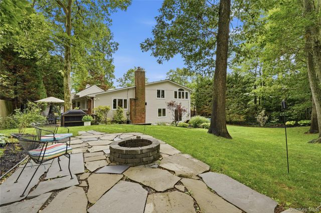 16 Sagamore Road, East Norwich, NY 11732