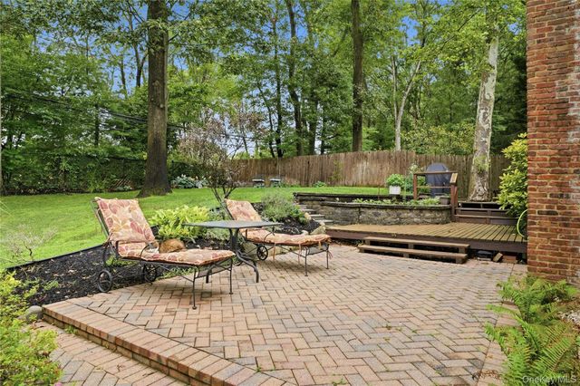 16 Sagamore Road, East Norwich, NY 11732