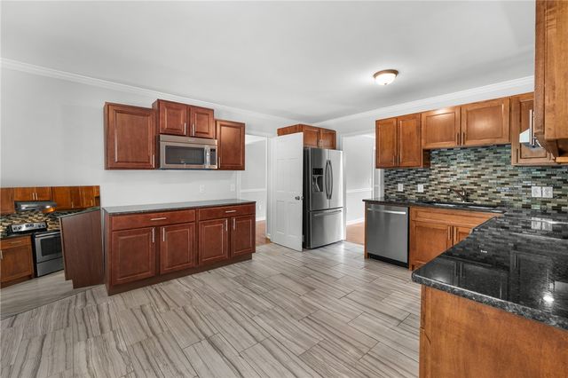 105 Knossus Court, Seneca, SC 29672