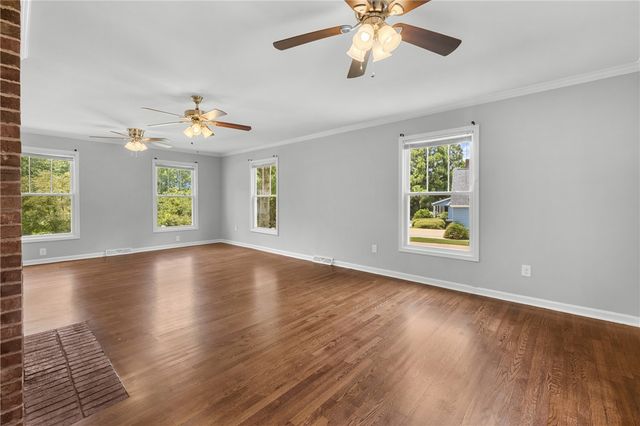 105 Knossus Court, Seneca, SC 29672