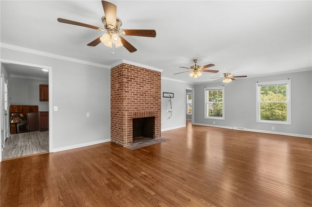 105 Knossus Court, Seneca, SC 29672