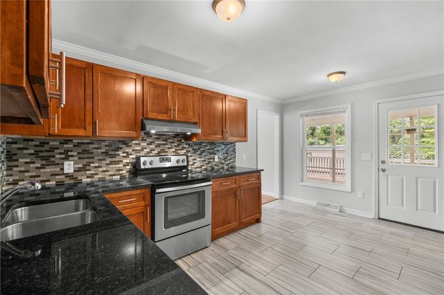 105 Knossus Court, Seneca, SC 29672