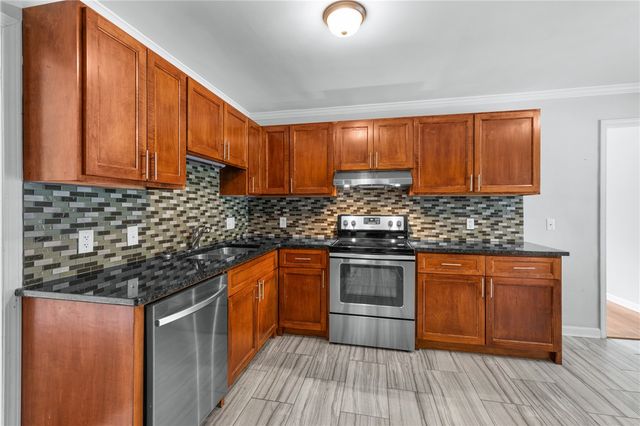 105 Knossus Court, Seneca, SC 29672