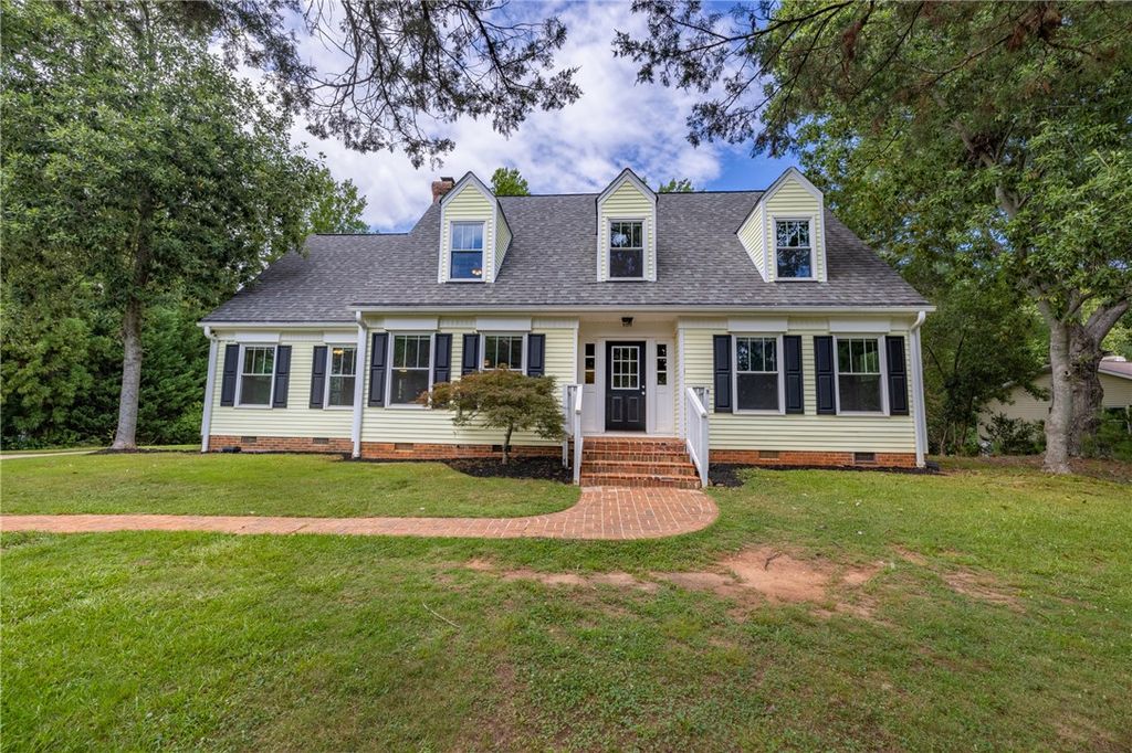 105 Knossus Court, Seneca, SC 29672