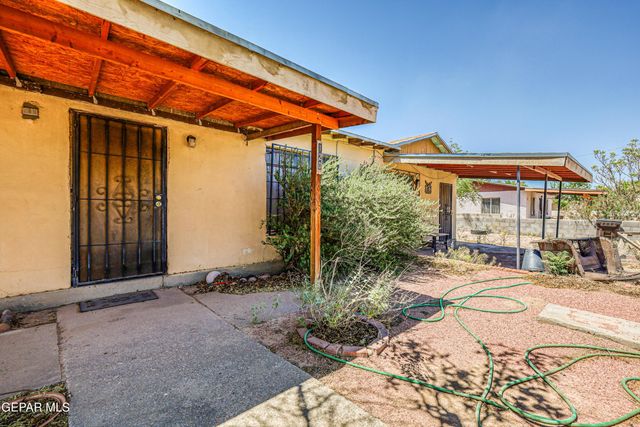 120 LOMA VISTA Drive, Sunland Park, NM 88063