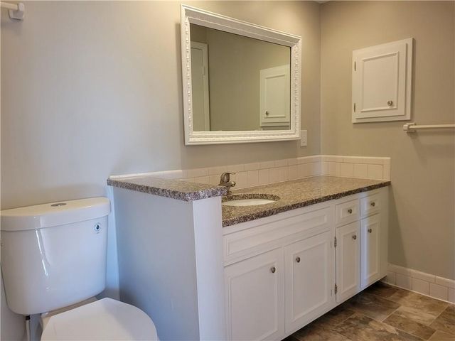 8221 Santa Fe Drive 10, Overland Park, KS 66204